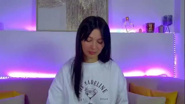 Image 4 of alexandrabloom Stream on Chaturbate on 2 months ago