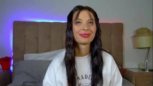 Image 3 of alexandrabloom Stream on Chaturbate on 1 month ago