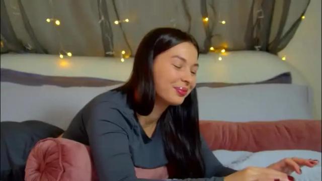 Image 10 of alexandrabloom Stream on Chaturbate on 1 month ago