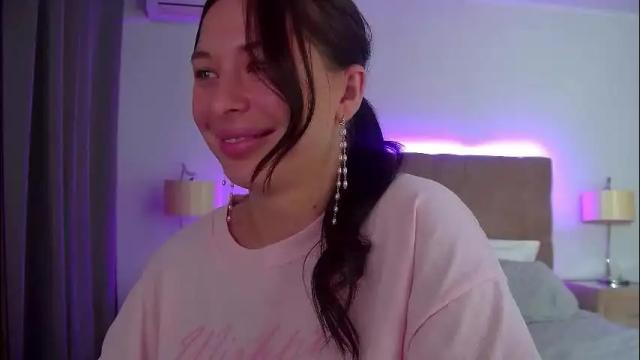 Image 12 of alexandrabloom Stream on Chaturbate on 1 month ago