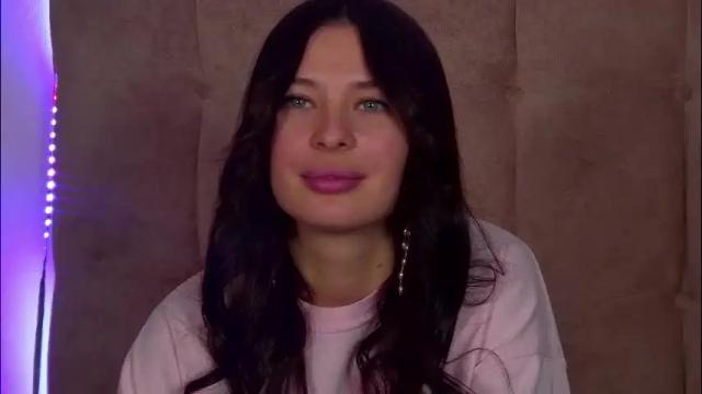 Image 4 of alexandrabloom Stream on Chaturbate on 1 month ago