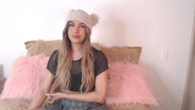Image 7 of alexandrasilez Stream on Chaturbate on 18 months ago