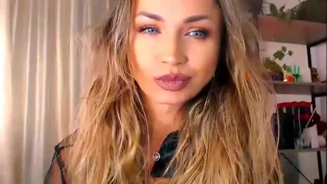 Image 4 of alexandrawooow Stream on Chaturbate on 13 days ago