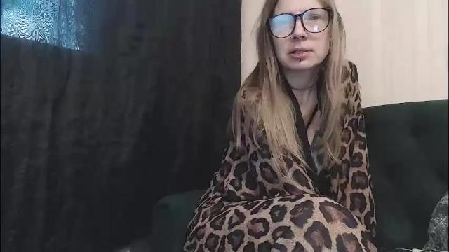 Image 2 of alexandrazaryanova Stream on Chaturbate on 2 months ago