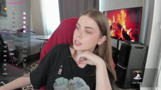 Image 3 of alexandria_new Stream on Chaturbate on 16 months ago