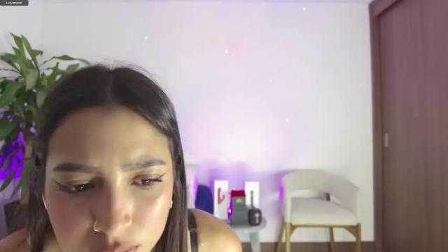 Image 10 of alexaporter Stream on Chaturbate on 13 months ago