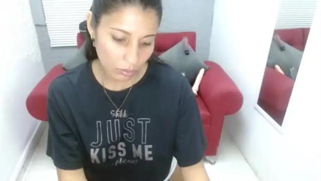 Image 2 of alexasuckbooty Stream on Chaturbate on 19 months ago