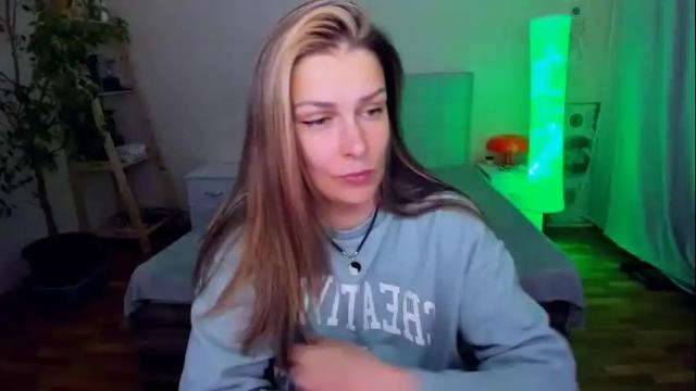 Image 10 of alexiayellow Stream on Chaturbate on 2 months ago