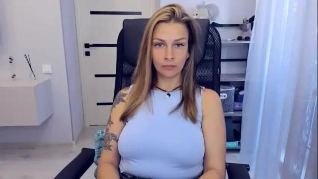 Image 11 of alexiayellow Stream on Chaturbate on 11 days ago