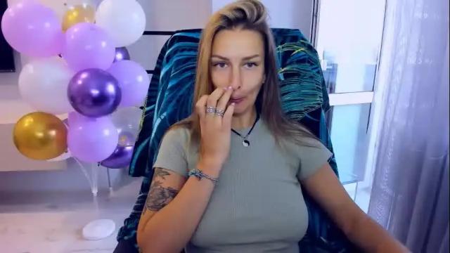 Image 3 of alexiayellow Stream on Chaturbate on 22 days ago