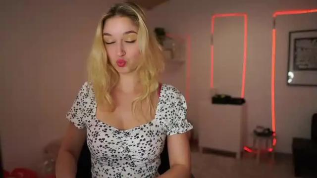 Image 2 of alexis___texas Stream on Chaturbate on 13 months ago