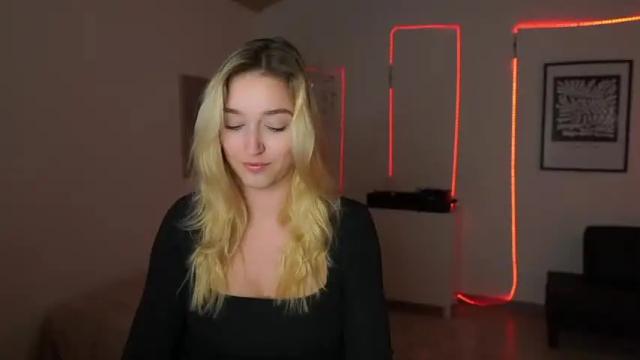 Image 3 of alexis___texas Stream on Chaturbate on 12 months ago