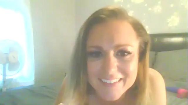 Image 6 of alexiscristupalo Stream on Chaturbate on 12 months ago