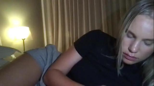 Image 7 of alexishemsworth Stream on Chaturbate on 15 months ago