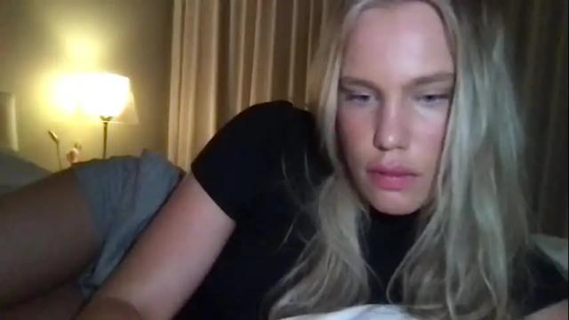 Image 2 of alexishemsworth Stream on Chaturbate on 15 months ago