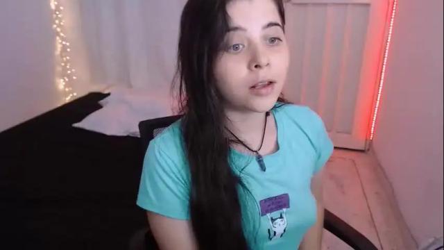 Image 2 of alexluv_23 Stream on Chaturbate on 7 months ago