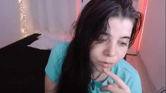 Image 4 of alexluv_23 Stream on Chaturbate on 7 months ago