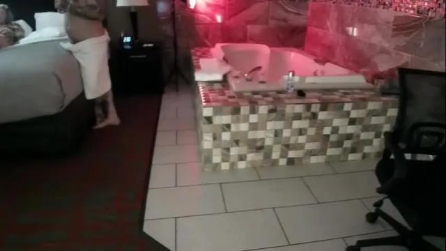 Image 12 of alexnbent Stream on Chaturbate on 6 months ago