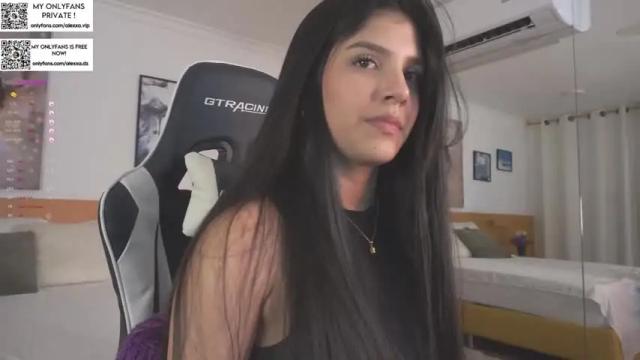 Image 3 of alexxa_dz Stream on Chaturbate on 11 months ago