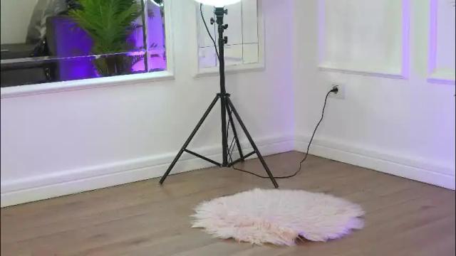Image 2 of alexxiskye Stream on Chaturbate on 1 month ago