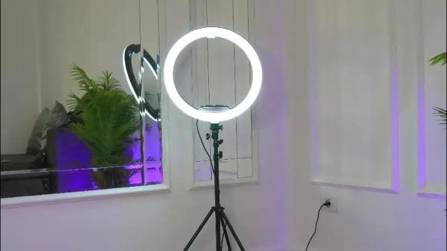 Image 4 of alexxiskye Stream on Chaturbate on 1 month ago