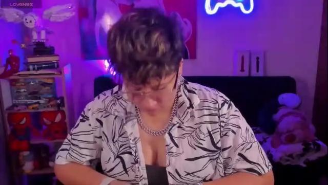 Image 4 of alexxxmorris Stream on Chaturbate on 1 month ago