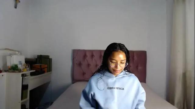 Image 3 of alia054 Stream on Chaturbate on 3 months ago