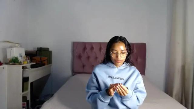 Image 7 of alia054 Stream on Chaturbate on 3 months ago