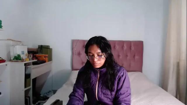 Image 3 of alia054 Stream on Chaturbate on 2 months ago