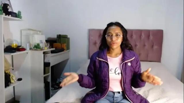 Image 3 of alia_lombardi Stream on Chaturbate on 2 months ago