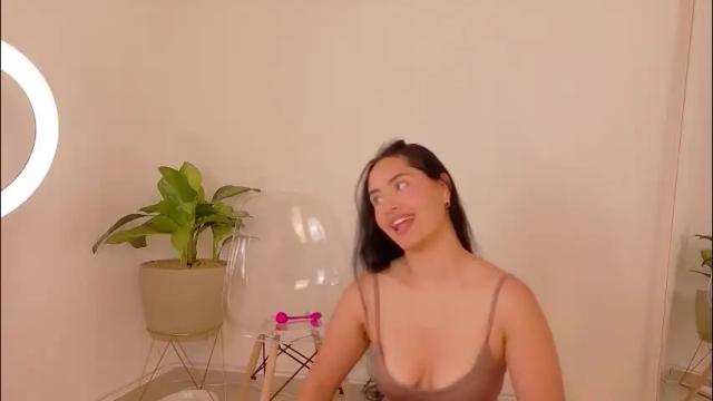 Image 7 of alia_peach_ Stream on Chaturbate on 2 months ago