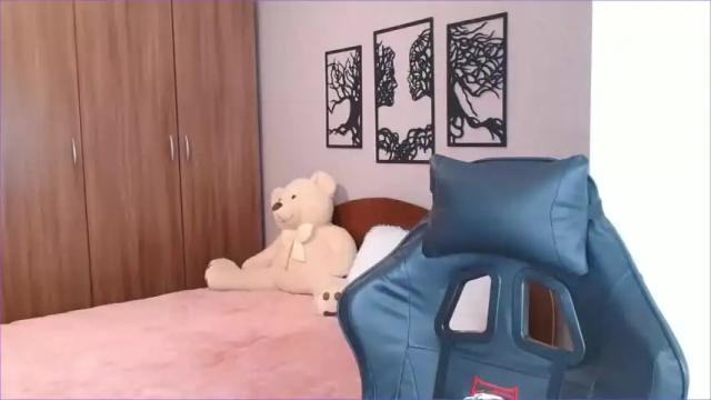 Image 4 of aliagrey Stream on Chaturbate on 14 months ago