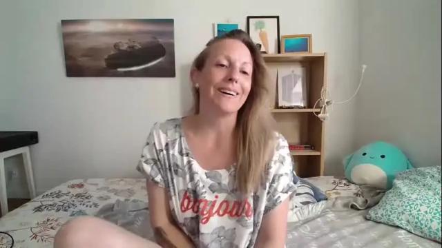 Image 2 of alice8363 Stream on Chaturbate on 3 months ago