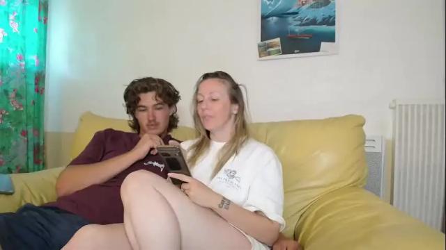 Image 2 of alice8363 Stream on Chaturbate on 3 months ago