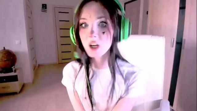 Image 2 of alice__aris Stream on Chaturbate on 1 month ago