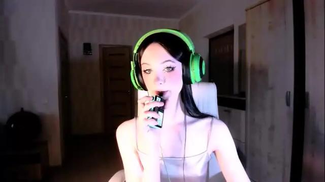 Image 3 of alice__aris Stream on Chaturbate on 1 month ago