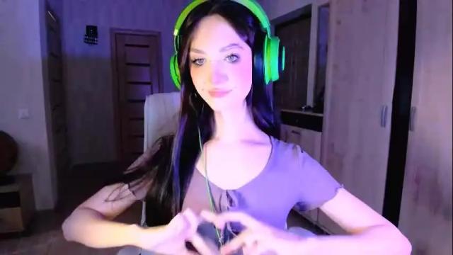 Image 2 of alice__aris Stream on Chaturbate on 1 month ago