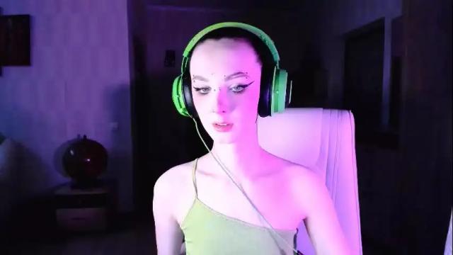 Image 3 of alice__aris Stream on Chaturbate on 1 month ago