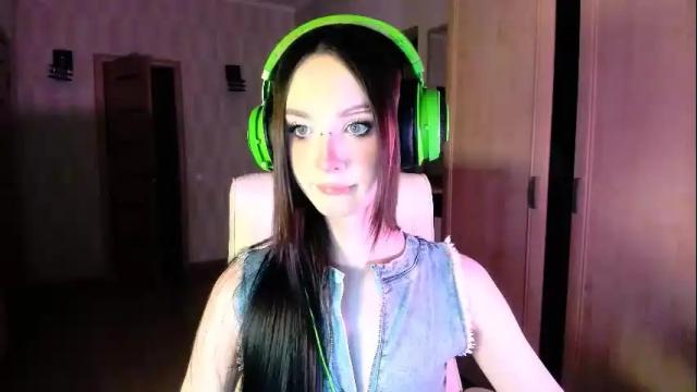 Image 2 of alice__aris Stream on Chaturbate on 1 month ago