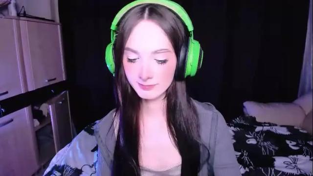 Image 12 of alice__aris Stream on Chaturbate on 19 days ago