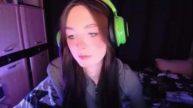 Image 2 of alice__aris Stream on Chaturbate on 19 days ago