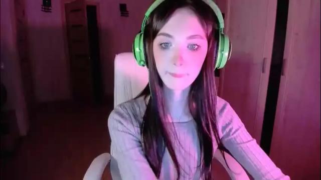 Image 12 of alice__aris Stream on Chaturbate on 5 months ago