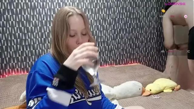 Image 3 of alice_and_eric Stream on Chaturbate on 16 months ago
