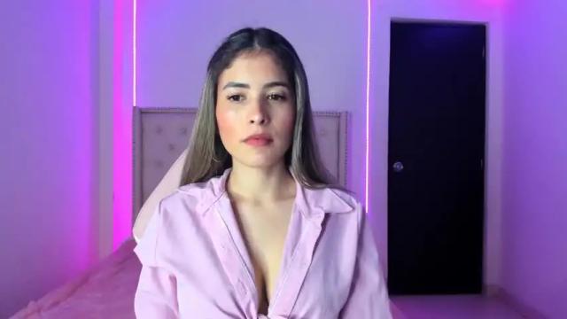 Image 11 of alice_cespedes Stream on Chaturbate on 15 months ago