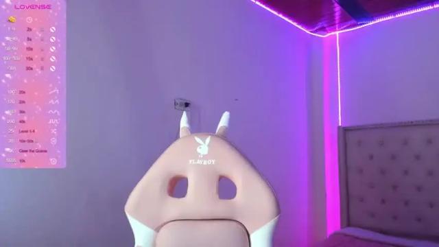 Image 10 of alice_cespedes Stream on Chaturbate on 15 months ago