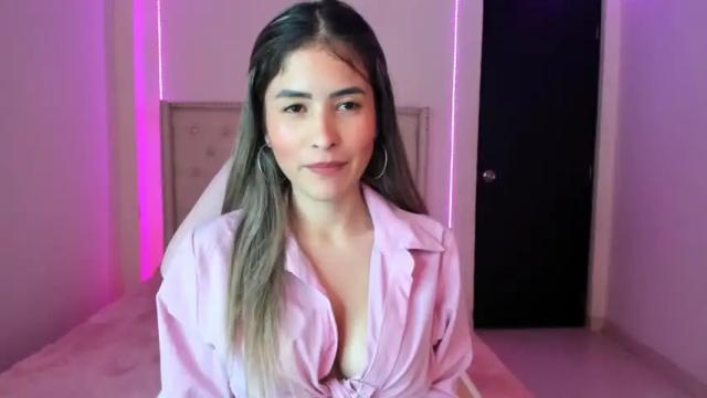 Image 2 of alice_cespedes Stream on Chaturbate on 15 months ago