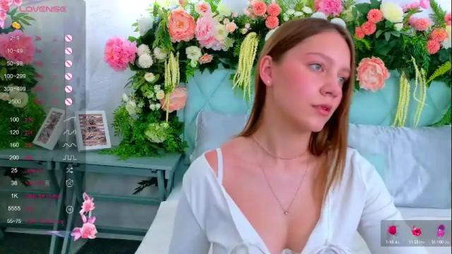 Image 2 of alice_charmy Stream on Chaturbate on 2 months ago
