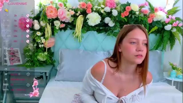 Image 8 of alice_charmy Stream on Chaturbate on 2 months ago