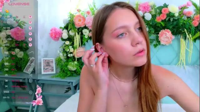 Image 7 of alice_charmy Stream on Chaturbate on 2 months ago
