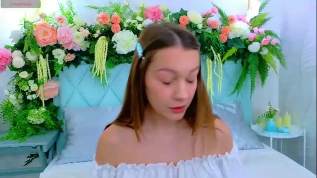 Image 3 of alice_charmy Stream on Chaturbate on 2 months ago